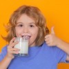 La alergia a la proteína de la leche de vaca se supera